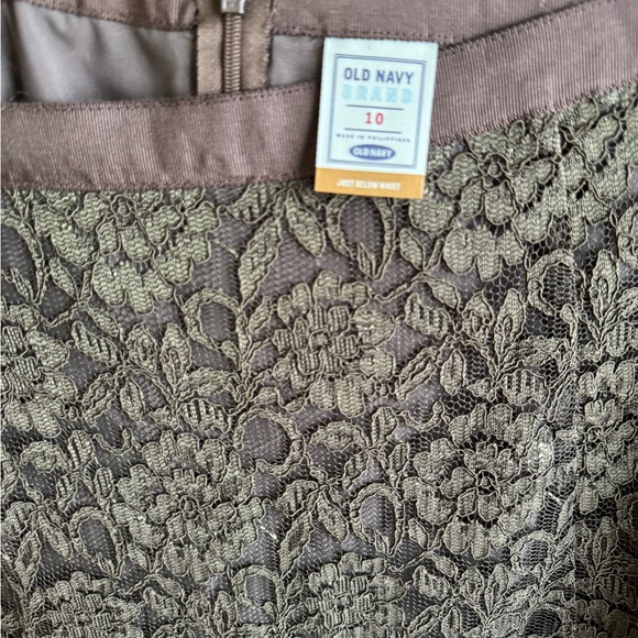 3/$20 Old Navy Skirt size 10 - Picture 3 of 3